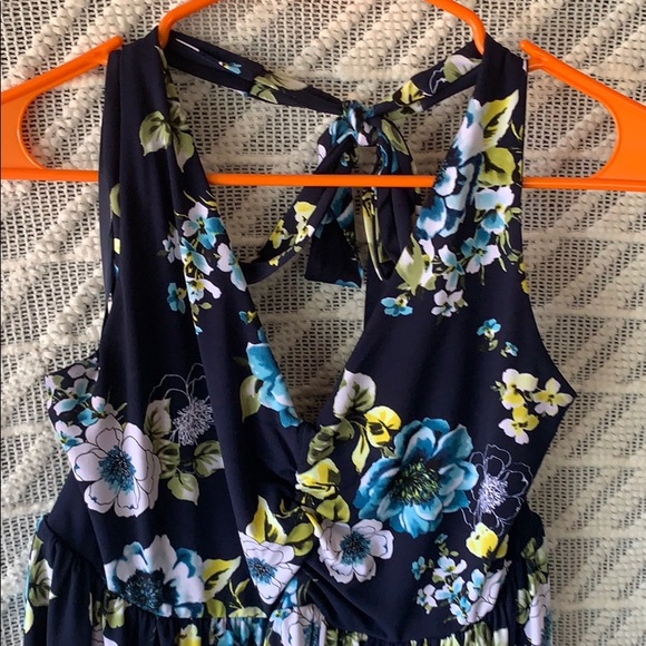 Floral halter top. Torrid - Picture 3 of 4